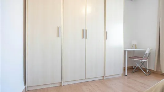 Rooms in el Camí de Vera - photo 4