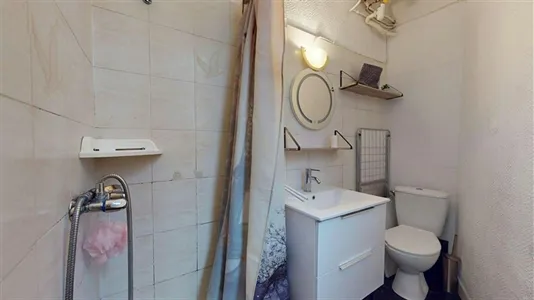 Apartments in Nîmes - photo 9