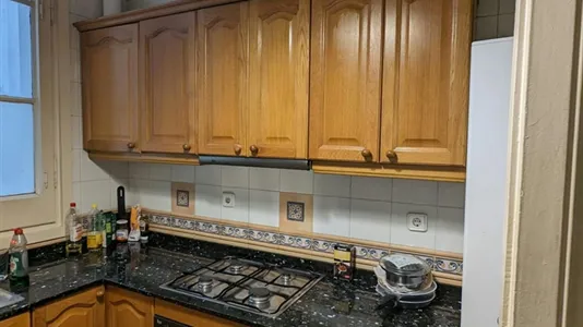 Rooms in Barcelona Ciutat Vella - photo 10