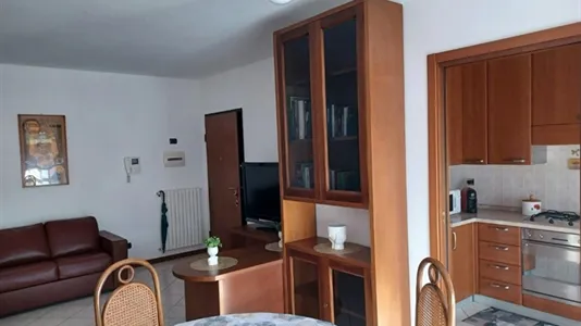 Houses in Baranzate - photo 5