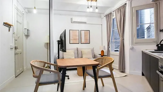 Apartments in Barcelona Eixample - photo 3