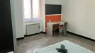 Room for rent, Genoa, Liguria, &lt;span class=&quot;blurred street&quot; onclick=&quot;ProcessAdRequest(11012529)&quot;&gt;&lt;span class=&quot;hint&quot;&gt;See streetname&lt;/span&gt;[xxxxxxxxxxxxx]&lt;/span&gt;