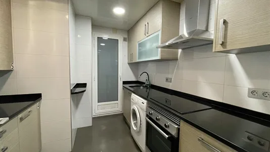 Rooms in Barcelona Sants-Montjuïc - photo 7