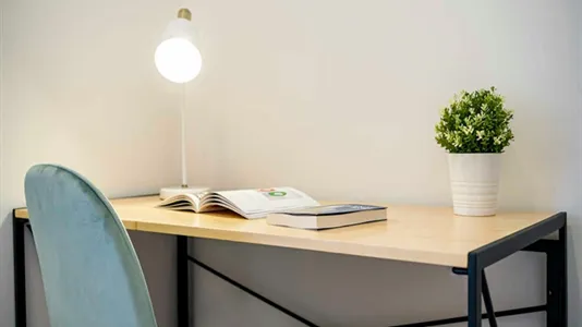 Rooms in Madrid Chamberí - photo 1