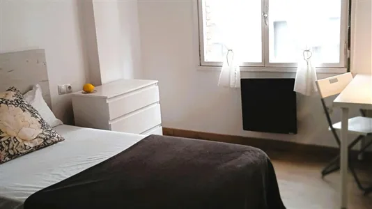 Rooms in Gijón - photo 3