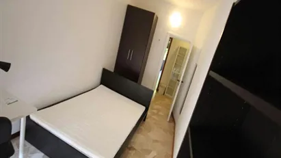 Room for rent in Milano Zona 6 - Barona, Lorenteggio, Milan