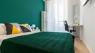 Room for rent, Turin, Piemonte, &lt;span class=&quot;blurred street&quot; onclick=&quot;ProcessAdRequest(13234733)&quot;&gt;&lt;span class=&quot;hint&quot;&gt;See streetname&lt;/span&gt;[xxxxxxxxxxxxx]&lt;/span&gt;