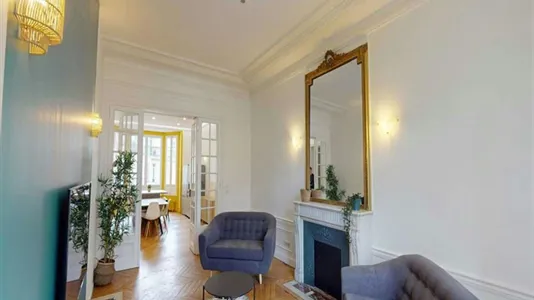 Rooms in Paris 17ème arrondissement - photo 9