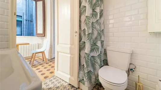 Rooms in Barcelona Eixample - photo 10