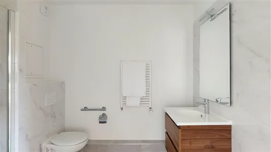 Rooms in Saint-Denis - photo 3