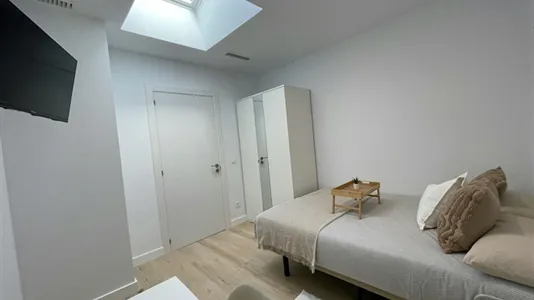 Rooms in El Prat de Llobregat - photo 5