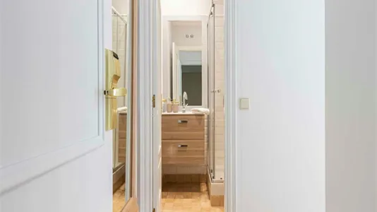 Rooms in Madrid Centro - photo 10