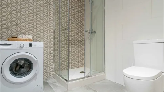 Rooms in Madrid Centro - photo 9