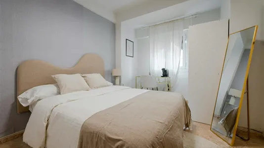 Rooms in Madrid Chamartín - photo 1