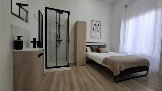 Rooms in Madrid Centro - photo 8