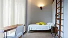 Room for rent, Turin, Piemonte, Via Aosta, Italy