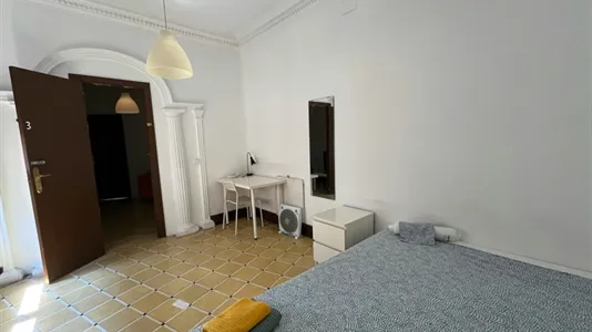 Rooms in Barcelona Ciutat Vella - photo 6