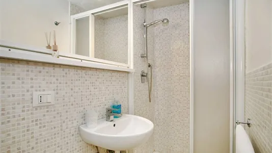 Rooms in Florence - photo 9