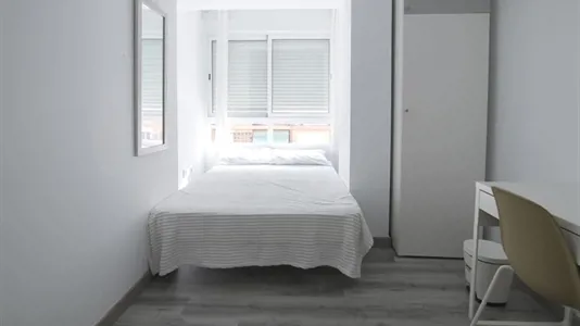 Rooms in Tavernes Blanques - photo 2