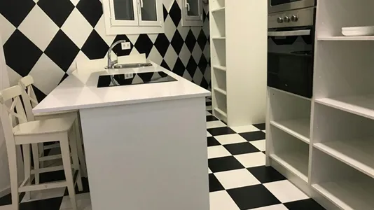 Rooms in Barcelona Ciutat Vella - photo 7