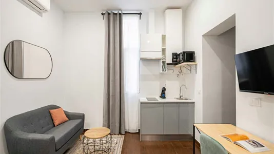 Rooms in Madrid Centro - photo 8