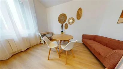 Room for rent in Saint-Julien-en-Genevois, Auvergne-Rhône-Alpes