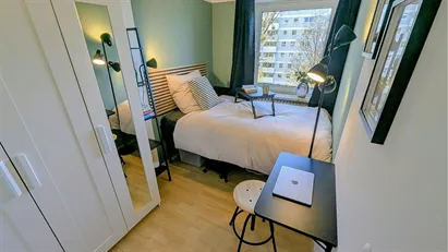 Room for rent in Munich Thalkirchen-Obersendling-Forstenried-Fürstenried-Solln, Munich