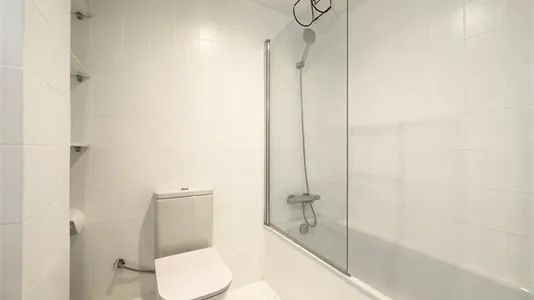 Rooms in Barcelona Eixample - photo 10