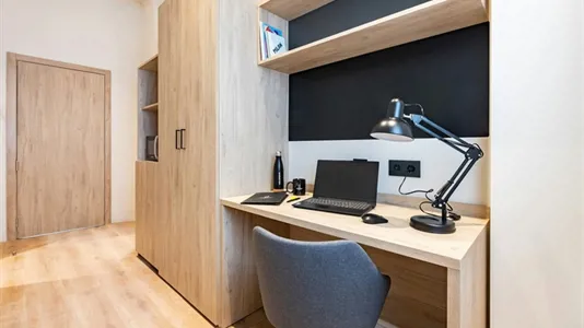 Rooms in Murcia - photo 2