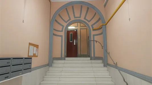 Rooms in Barcelona Ciutat Vella - photo 10