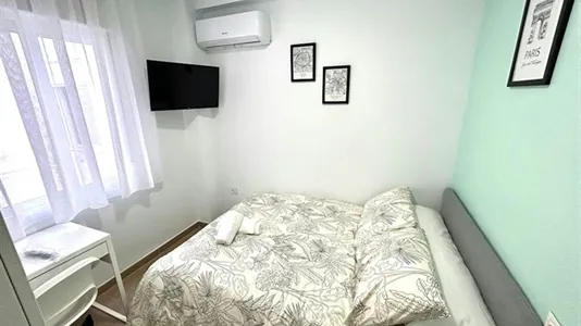 Rooms in Málaga - photo 5