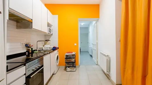 Rooms in Madrid Centro - photo 8