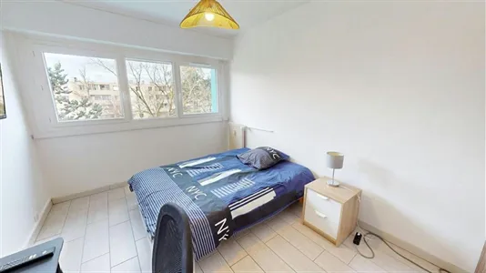 Rooms in Saint-Julien-en-Genevois - photo 4