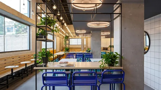 Rooms in Barcelona Sants-Montjuïc - photo 9