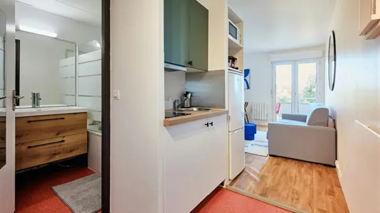 Apartments in Nîmes - photo 7