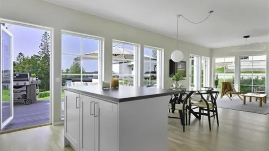 Houses in Huddinge - photo 3