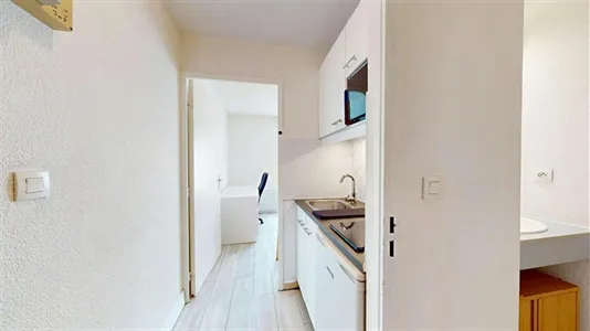 Apartments in Lyon - photo 5