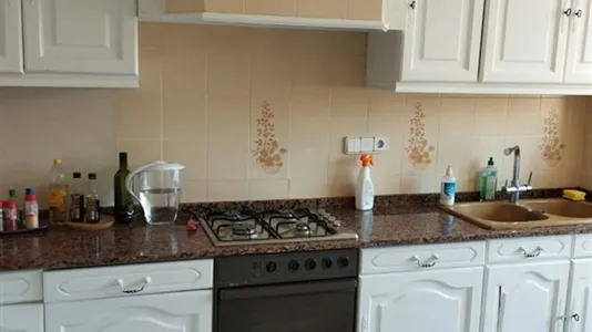 Rooms in Valencia Extramurs - photo 10