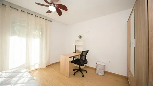 Rooms in Granada - photo 5