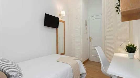Rooms in Madrid Centro - photo 4
