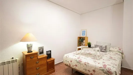 Rooms in el Camí de Vera - photo 6