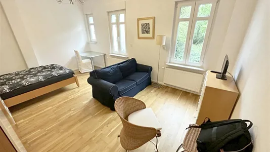 Rooms in Frankfurt Süd - photo 1