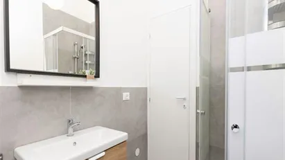 Room for rent in Milano Zona 6 - Barona, Lorenteggio, Milan