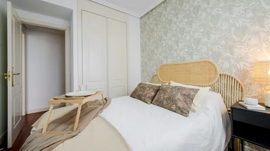 Rooms in El Encinar de los Reyes - photo 4