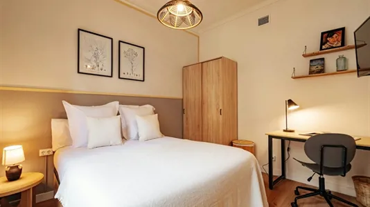 Rooms in Barcelona Eixample - photo 1