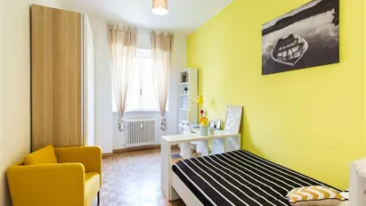 Room for rent in Buccinasco, Lombardia