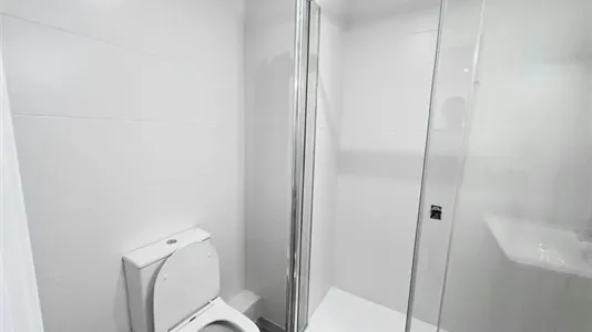 Rooms in Barcelona Sants-Montjuïc - photo 8