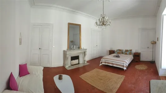 Apartments in Nîmes - photo 2