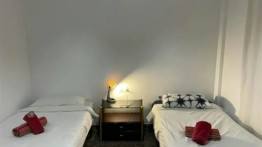 Rooms in Barcelona Eixample - photo 2