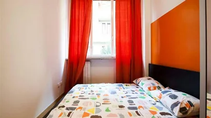 Room for rent in Milano Zona 8 - Fiera, Gallaratese, Quarto Oggiaro, Milan